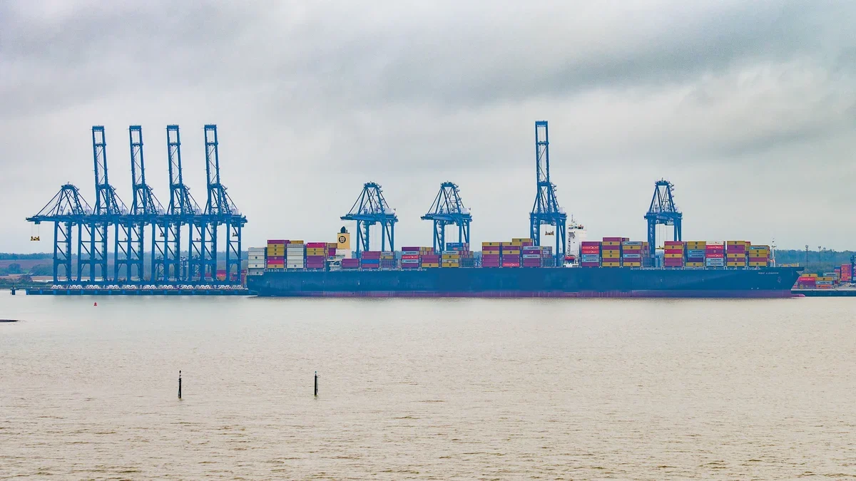 Incoterms 2020 v automotive: doprava, clo a riziko